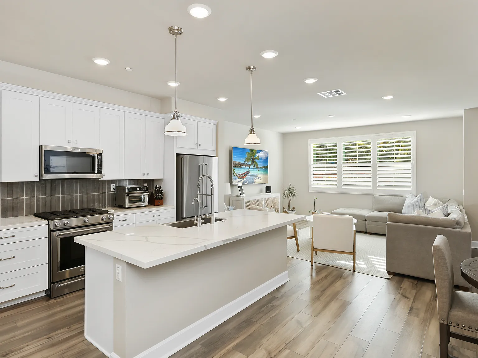 4 bed, 1912 sqft, $5,500 — Photo 4