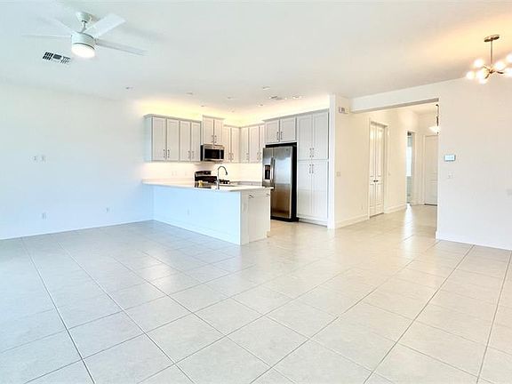 3rd image of 5106 Sierra Falls Ct