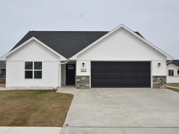 362 Willie Mays Cir, De Pere, WI 54115
