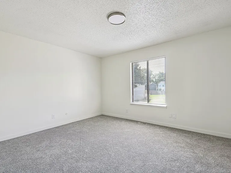 1907 Nancy Ct — Photo 23