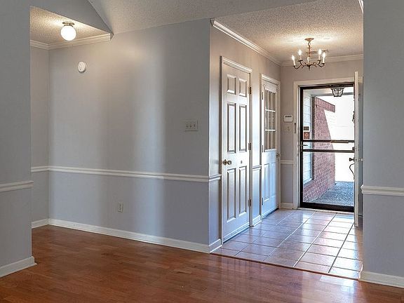 5th image of 6895 Tiffany Oaks Cv