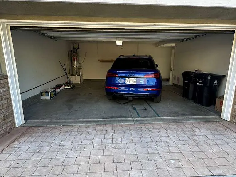2-CAR GARAGE
