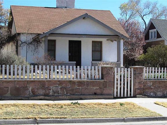 3rd image of 204 E Hill Ave