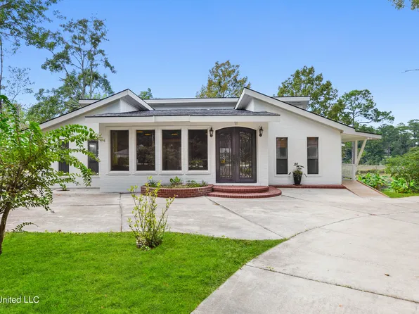 9312 Ridgeview Dr, Ocean Springs, MS 39564