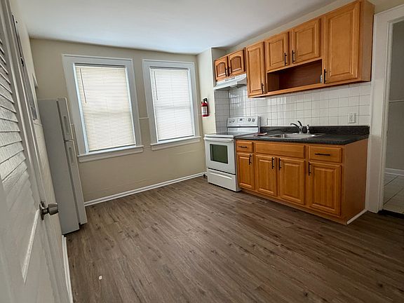 4th image of 60 Vermont Ave Floor 3