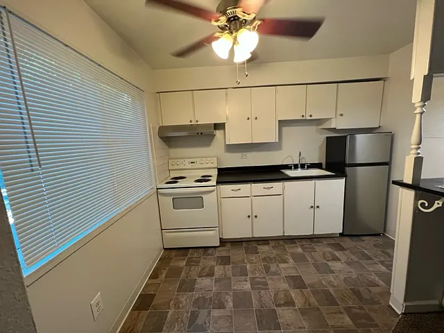 2223 Edison Ave #13