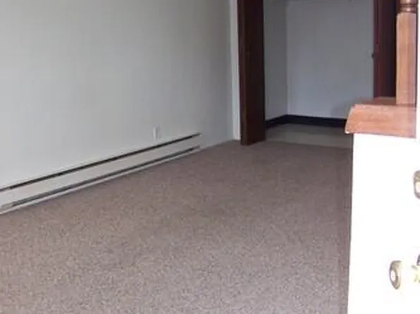 206 N Parkway Dr APT B, Pekin, IL 61554