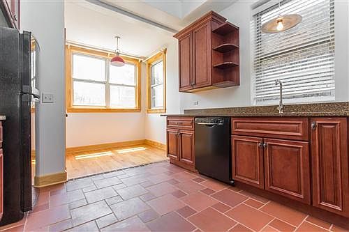 4th image of 3057 W Lyndale St #1F