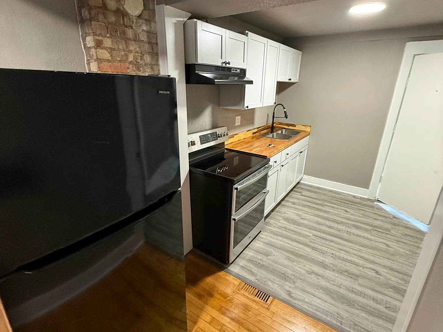 2 bed, 800 sqft, $1,525 — Photo 3