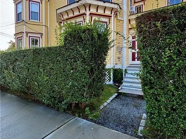 51 Annandale Rd APT 2, Newport, RI 02840