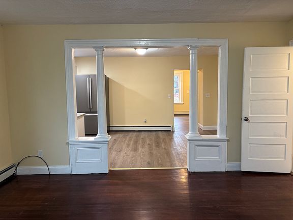 3rd image of 2043 Elmwood Ave Unit 1