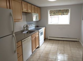 40 Bryon Rd APT 1, Chestnut Hill, MA 02467