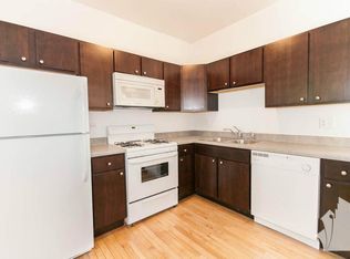 2917 W George St, Chicago, IL 60618