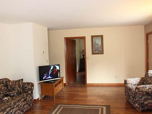 4th image of 9395 Brinkland Ct