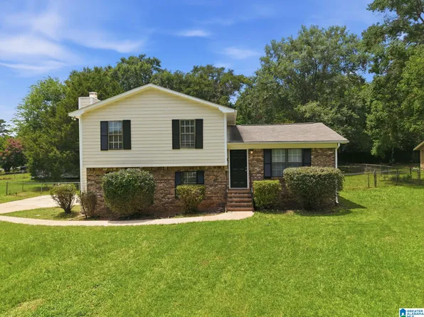 102 Meadowgreen Ln, Montevallo, AL 35115