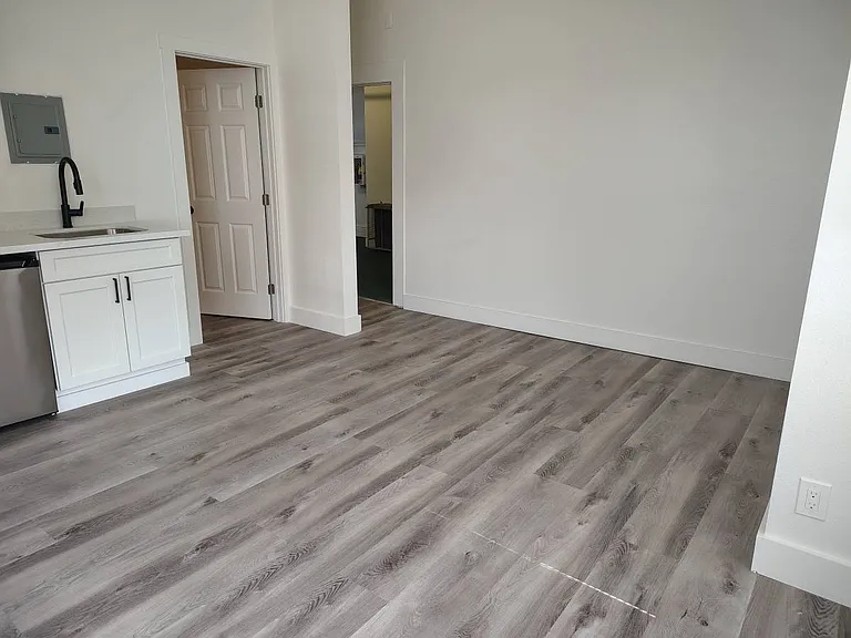 FAIRLAWN RESIDENCE — Photo 15