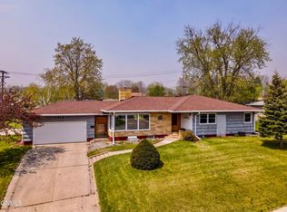 915 2nd Ave NW, Valley City, ND 58072