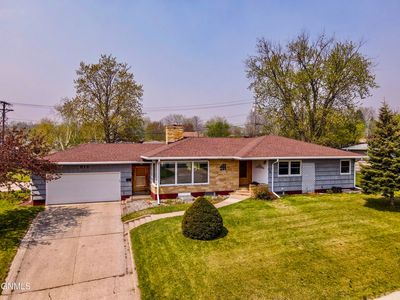 915 2nd Ave NW, Valley City, ND, 58072