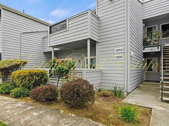 2nd image of 1201 Glen Cove Pkwy APT 1206