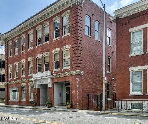 1st image of 402 W Church Ave APT 1