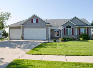 1014 45th Ave N, Fargo, ND 58102