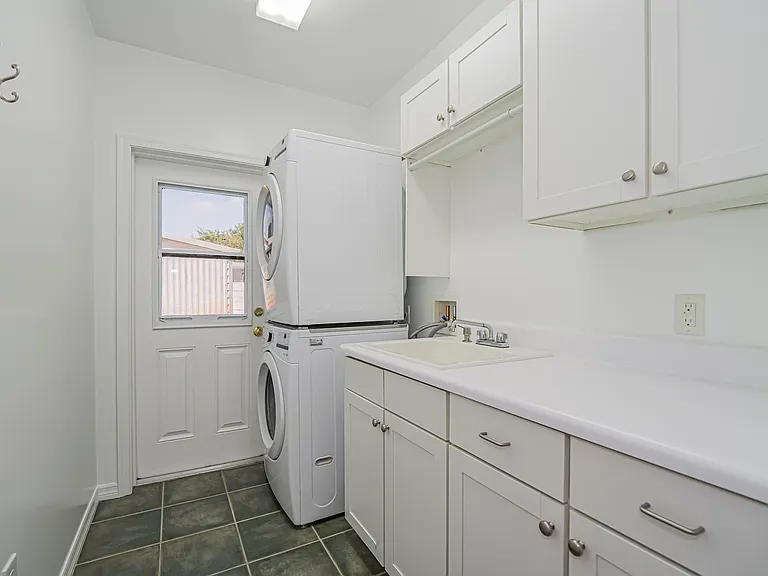 2158 Seville Ave — Photo 1