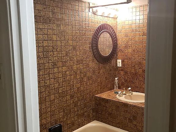 4th image of 1504 R St NW #1B
