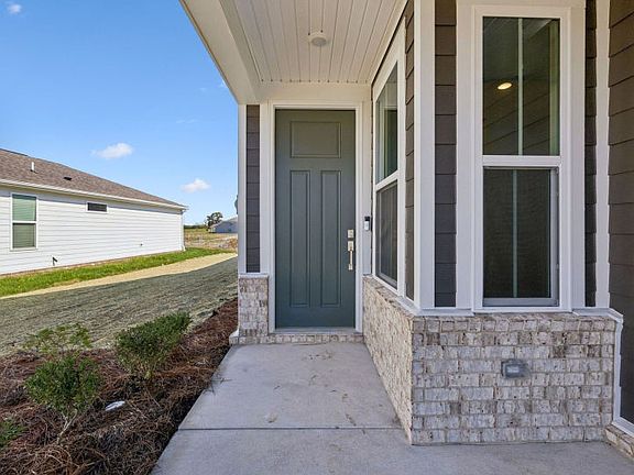Lot 211 - Compass - Exterior