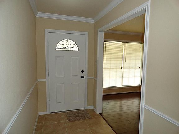 5th image of 4022 Saratoga Dr