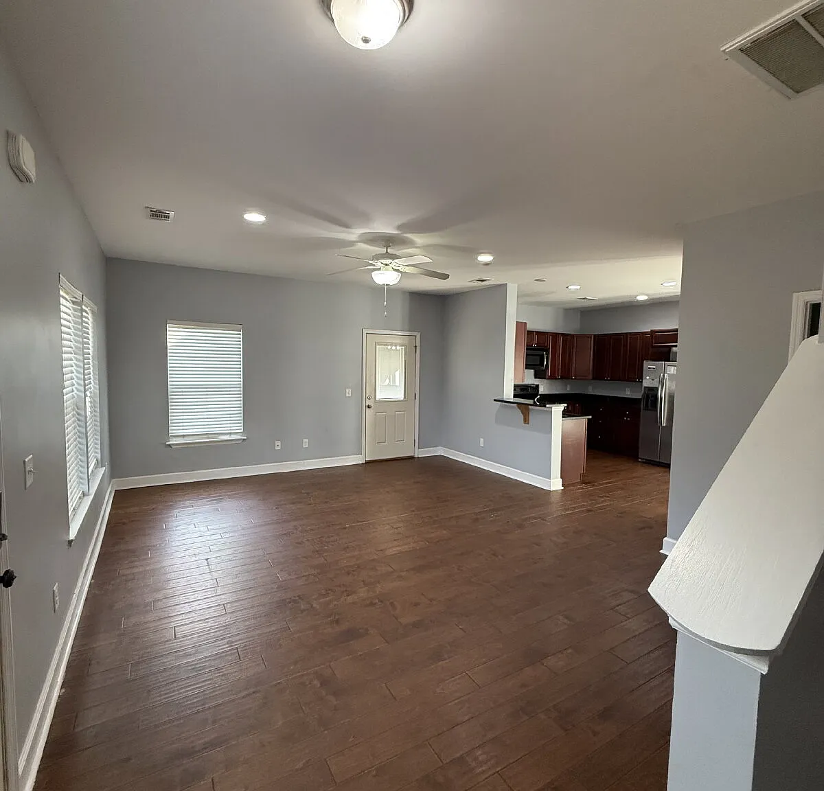 3 bed, 2.5 bath, 1696 sqft, $2,200 — Photo 2