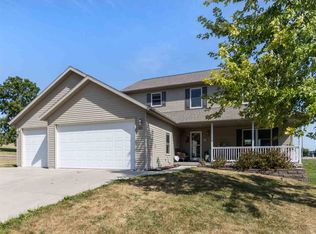 220 Buckeye Ln, Riverside, IA 52327