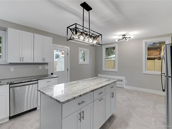4th image of 109 Jackson Avenue