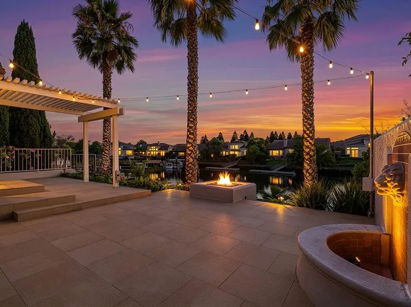 33 Peninsula Court, Napa, CA 94559