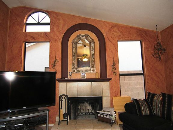 2nd image of 1525 W Saint Thomas Dr