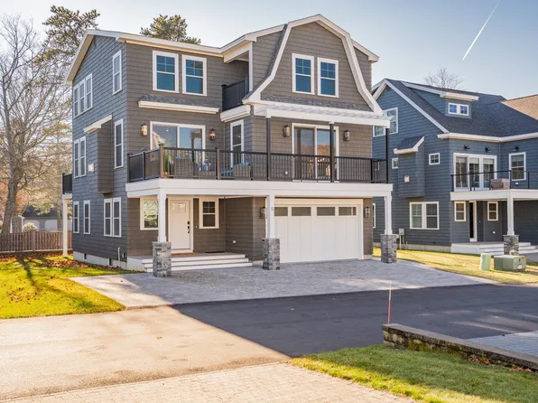 5 Driftwood Ln, Saco, ME 04072