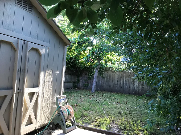 419 Roosevelt Ave — Photo 11