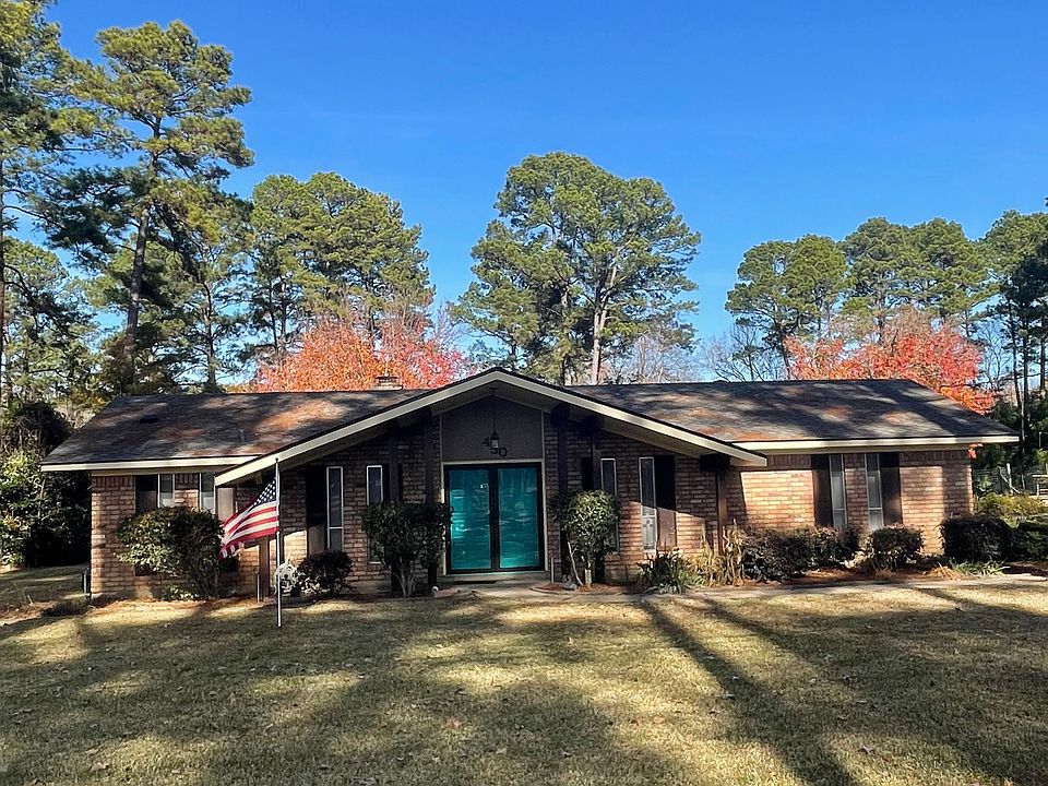 1st image of 450 Wynnewood Dr
