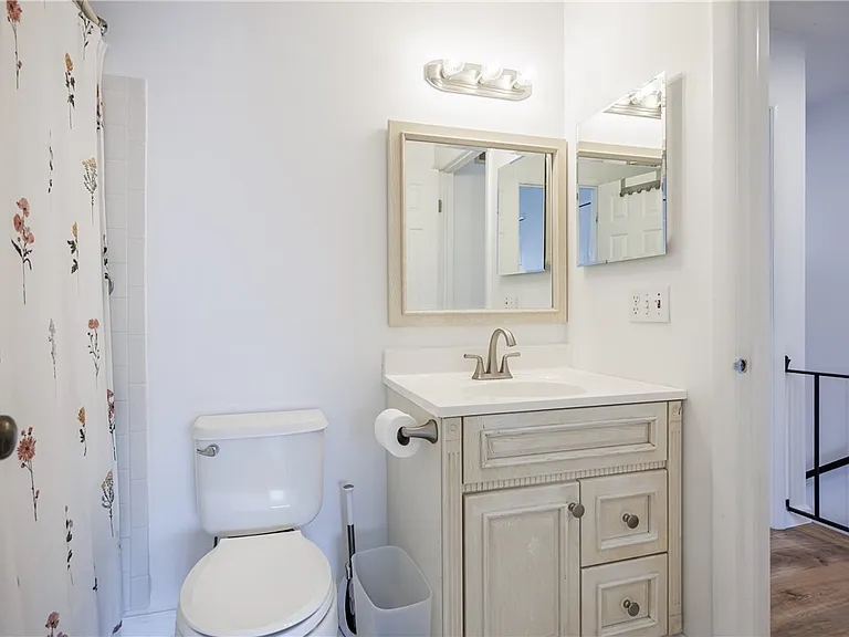 678 Eastbrooke Ln — Photo 25