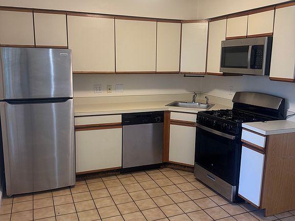 5th image of 116 Commerce St Unit 16