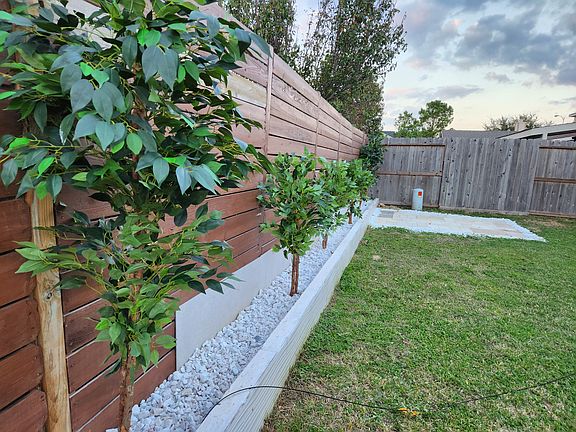 5th image of 20635 Hillsdale Park Dr