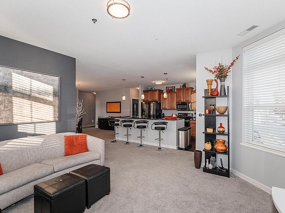 4th image of 1335 11th Ave APT 114