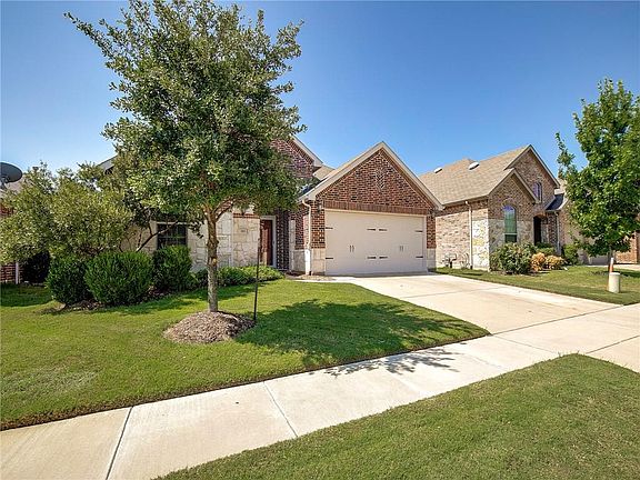 4th image of 303 Blackhaw Dr