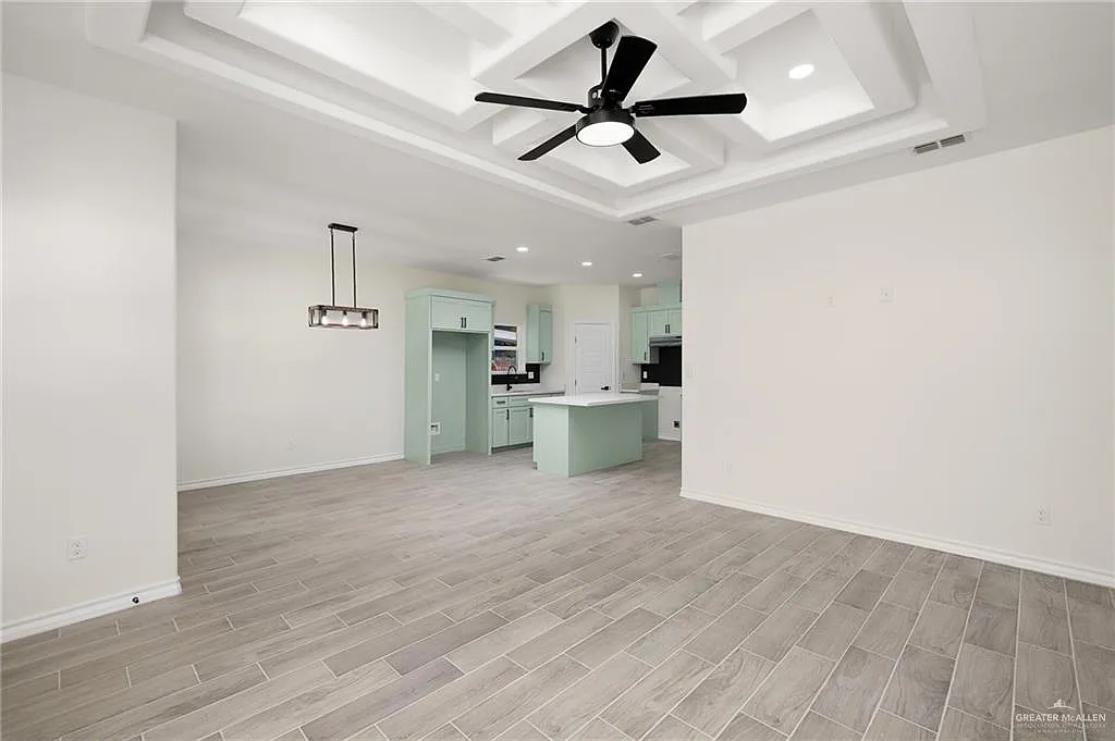 3 bed, 2.0 bath, 1332 sqft, $1,600 — Photo 4