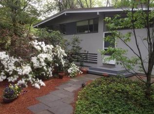 29 Peacock Farm Rd, Lexington, MA 02421