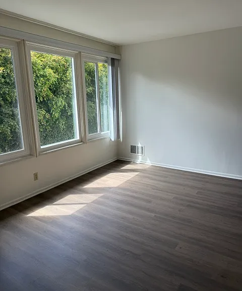 442 Landfair Ave #1/2 — Photo 1