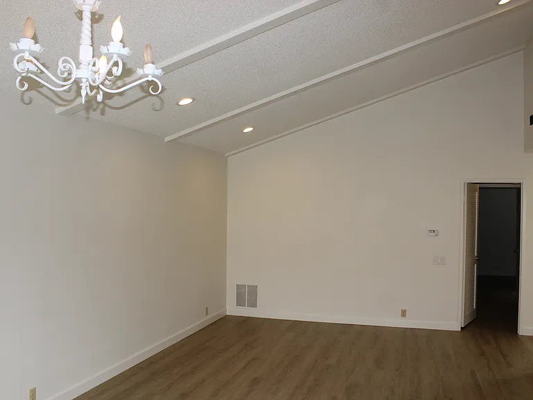 150 Duke Ave — Photo 10