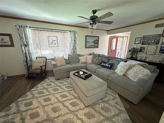 2nd image of 812 Brentwood Dr