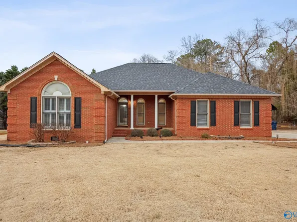 203 Arrowfeather Dr NE, Meridianville, AL 35759