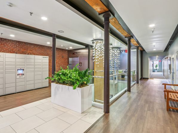 1220 Adams St #20-G16