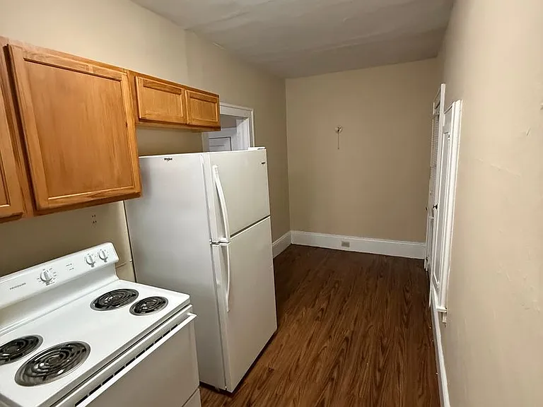 2037 Laburnum Ave SW — Photo 17